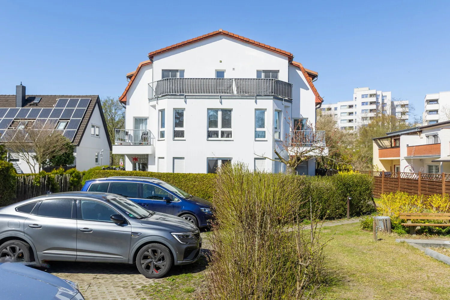 Außenansicht gartenseitig / Stellplatz