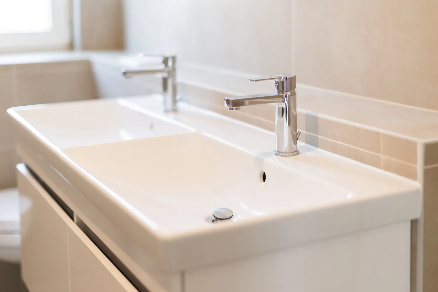 Zweifachhandwaschbecken Badezimmer