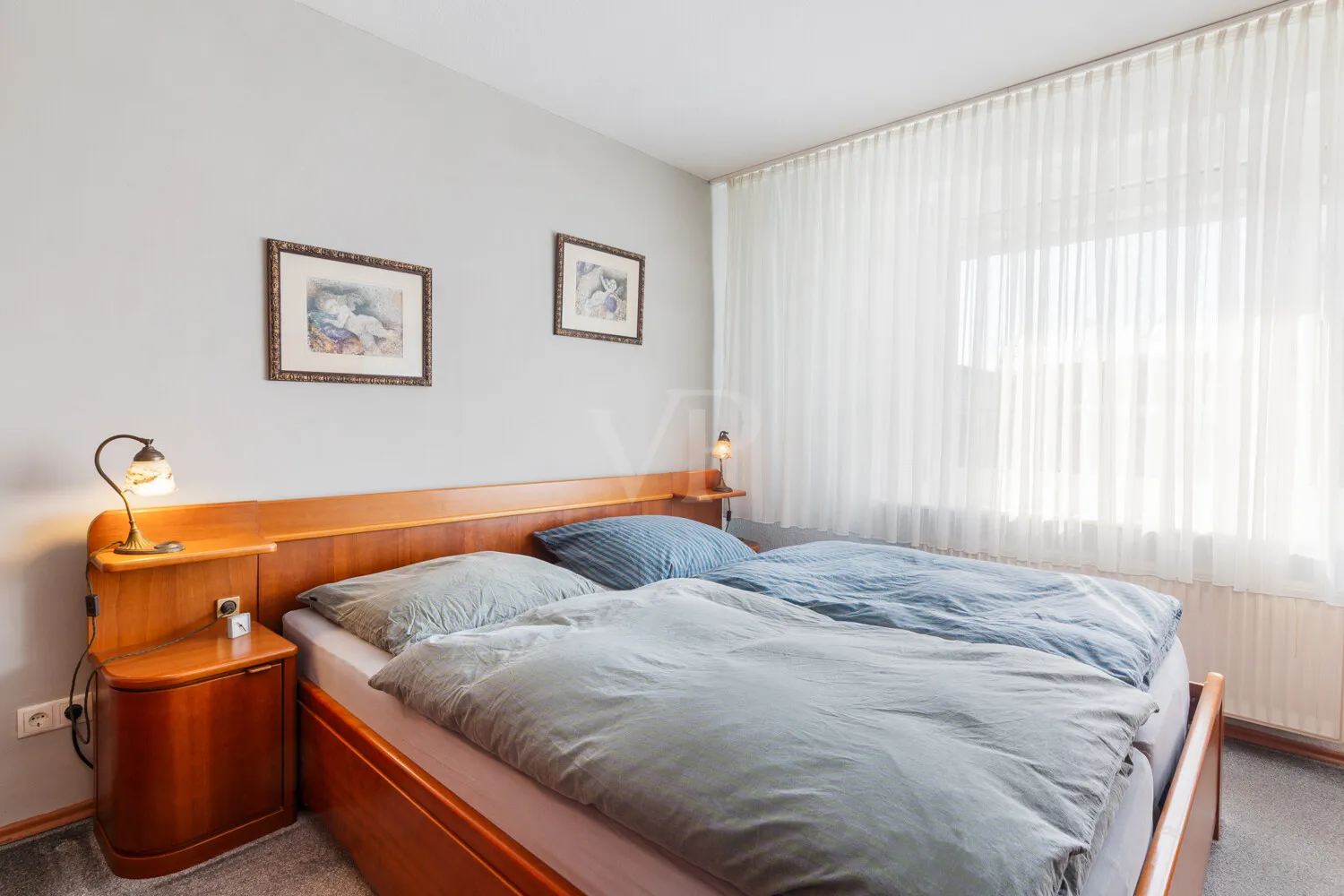 Schlafzimmer 1
