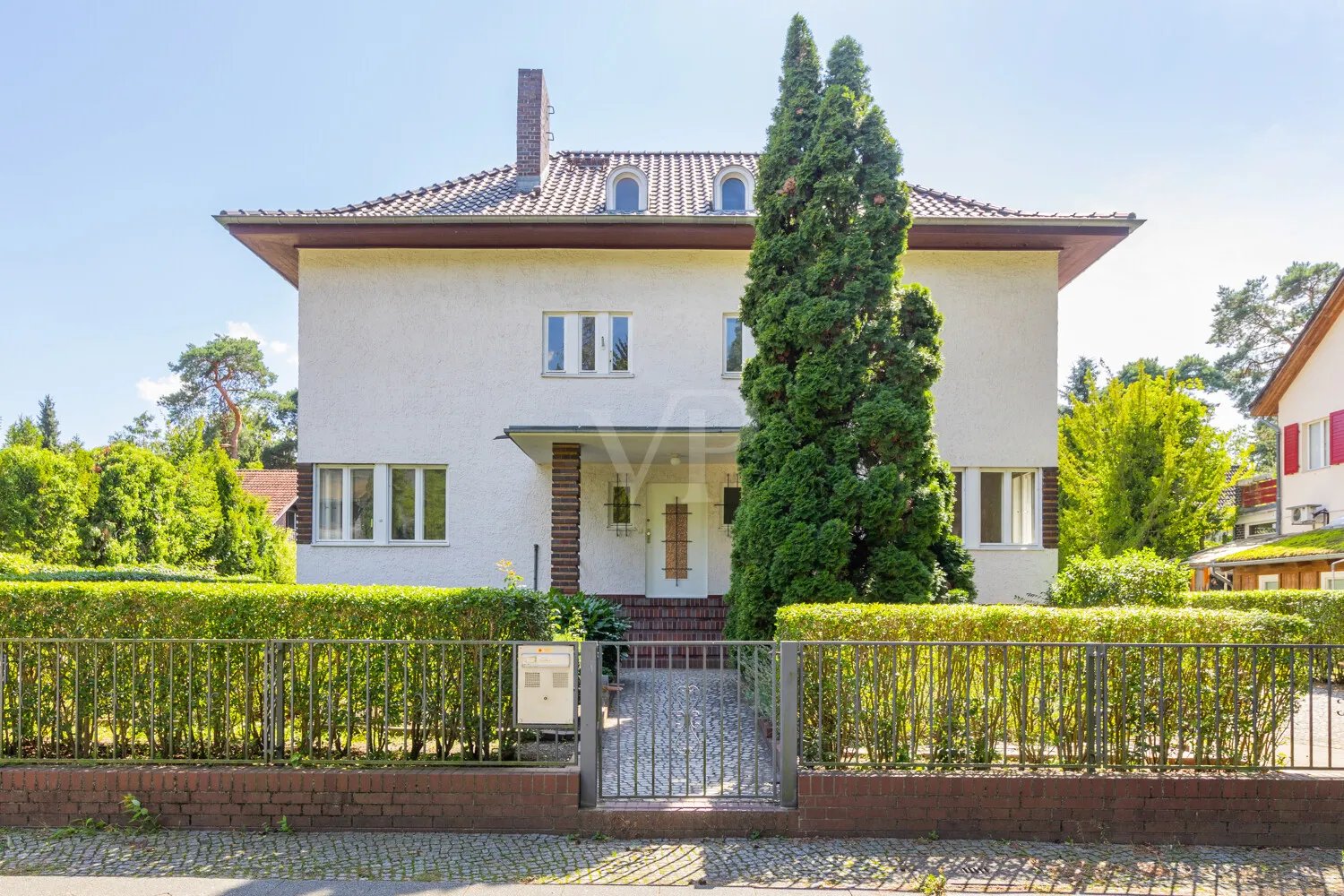 Hausansicht von der Straße