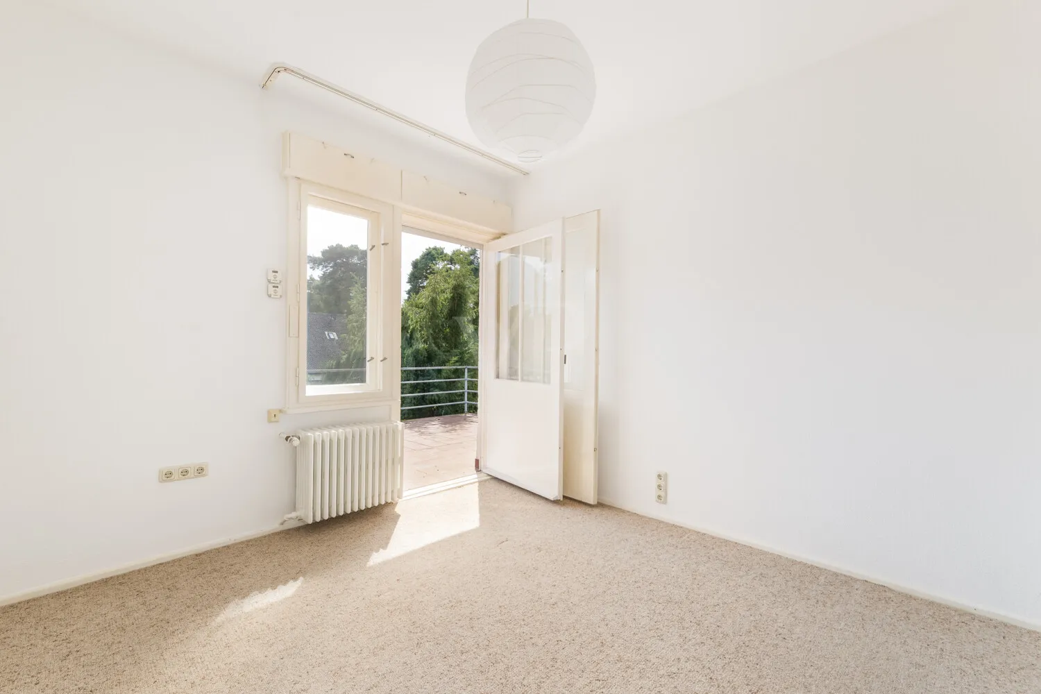 Zimmer 5 mit Zugang zum Balkon