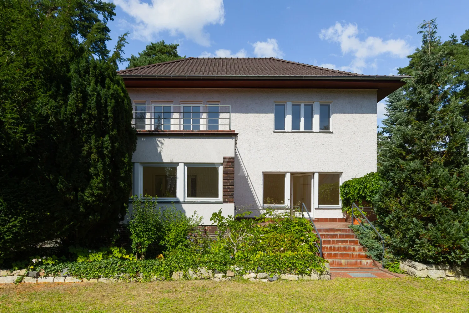 gartenseitige Hausansicht