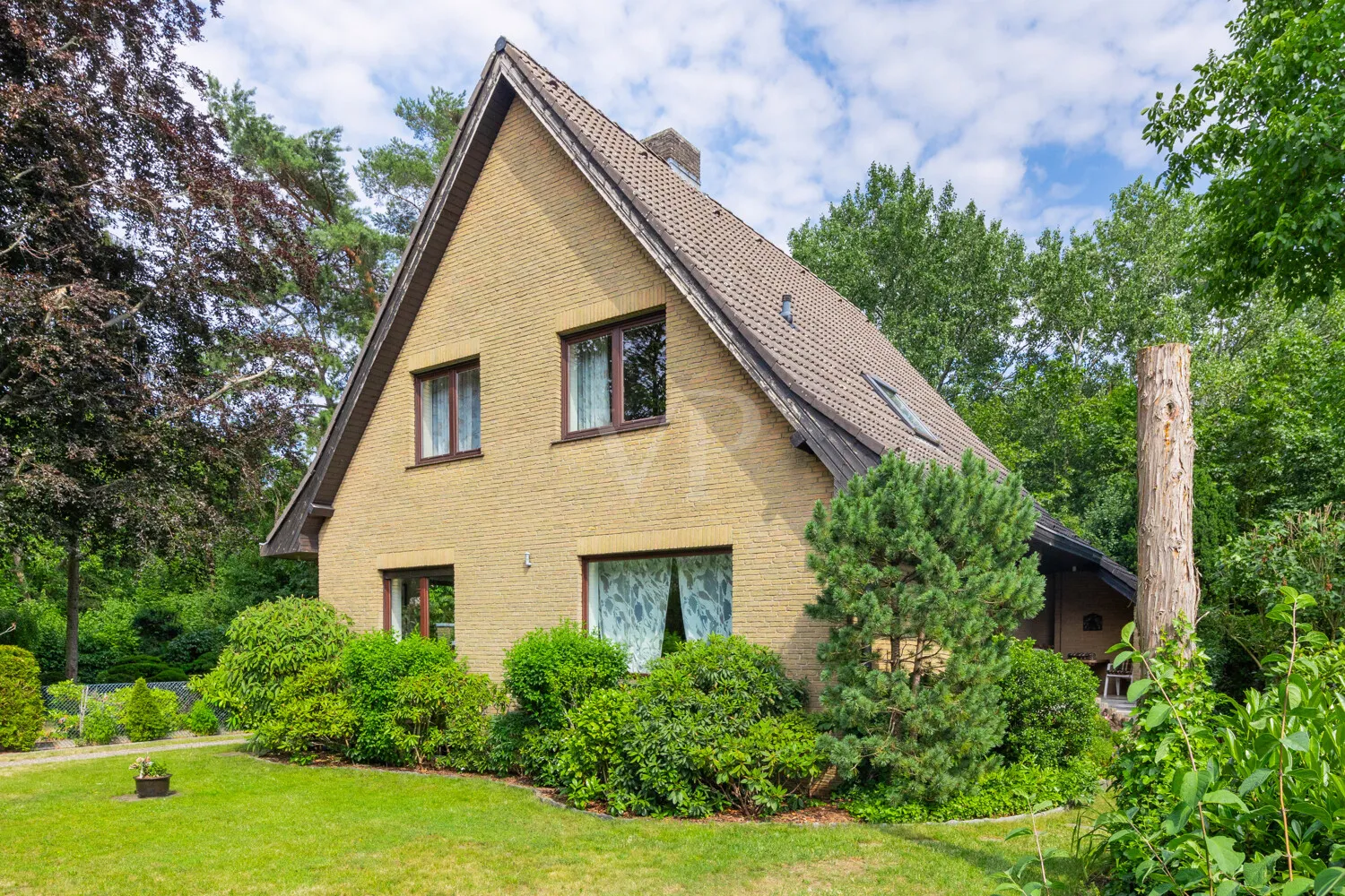 Hausansicht aus dem Garten