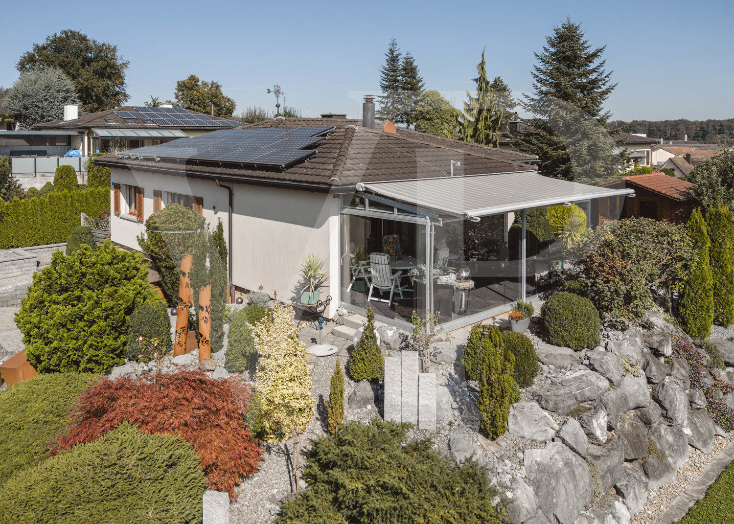 Einfamilienhaus mit liebevoll angelegtem Garten