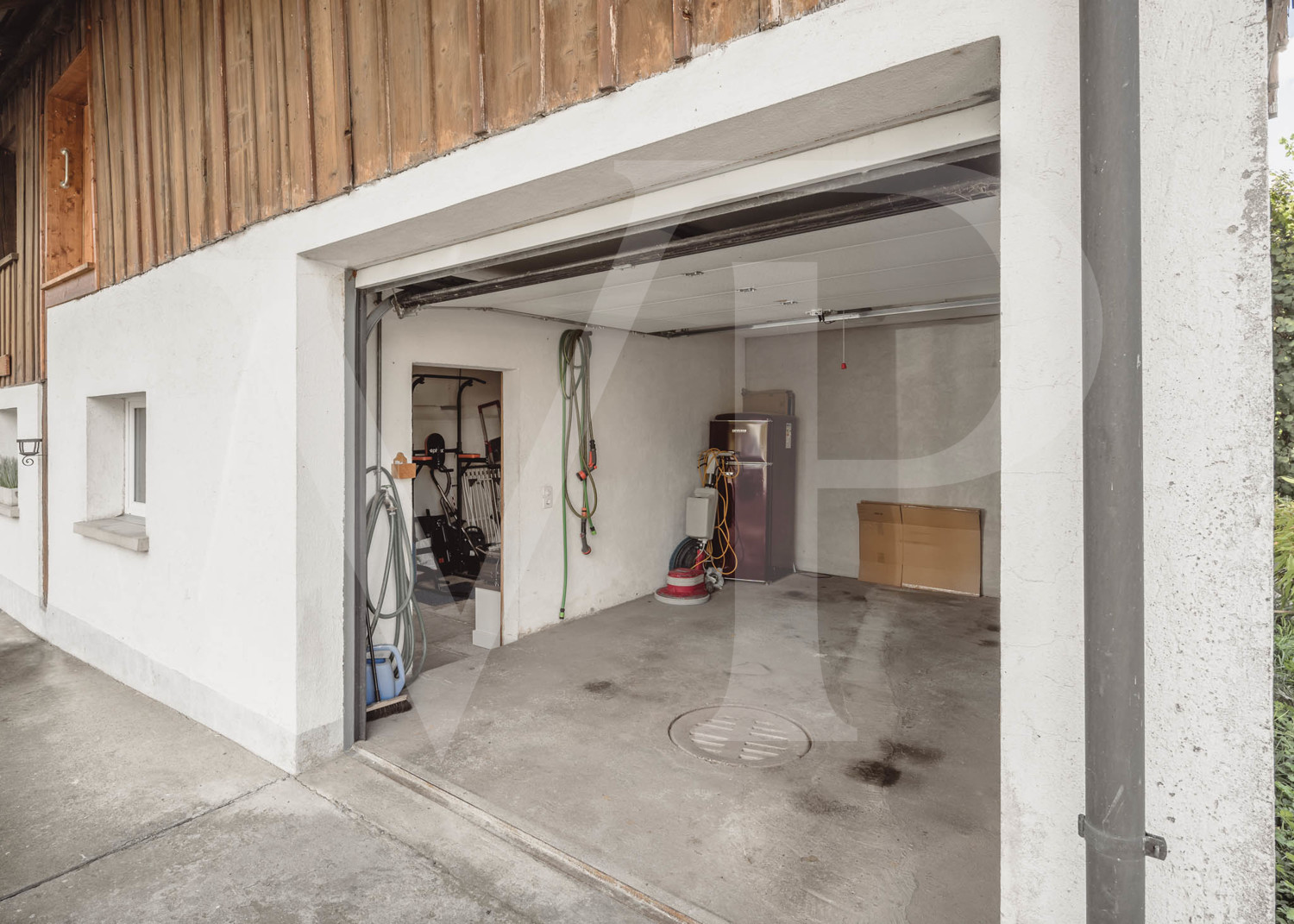 Garage mit direktem Zugang ins Haus