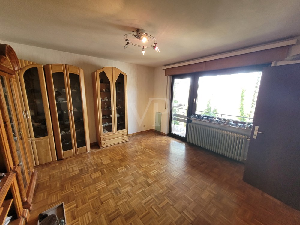 Zimmer mit Zugang zu Balkon (OG)