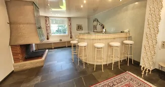 von_poll_real_estate_property_25451025_image_8