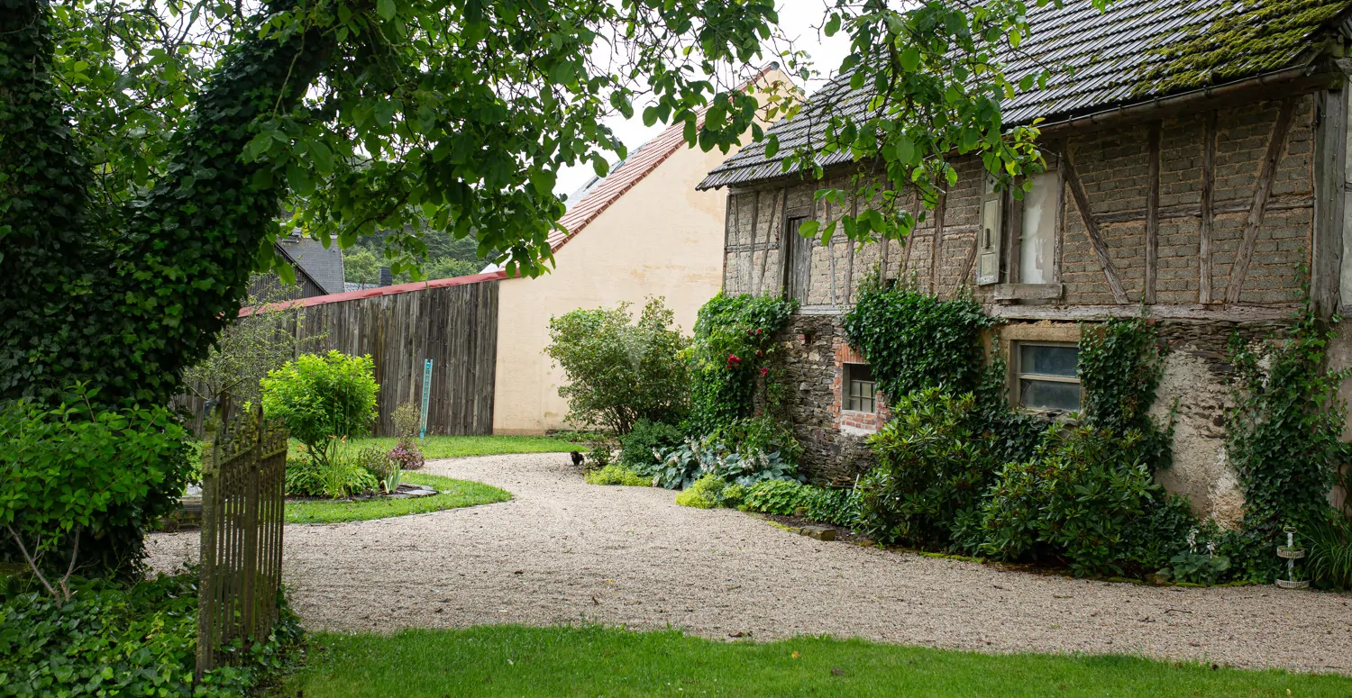 Blick auf Nebengebäude (1)