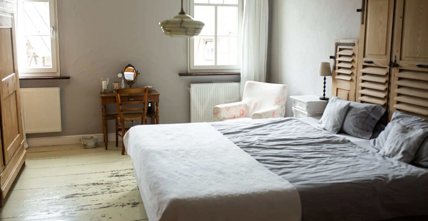 OG-Grosses Schlafzimmer