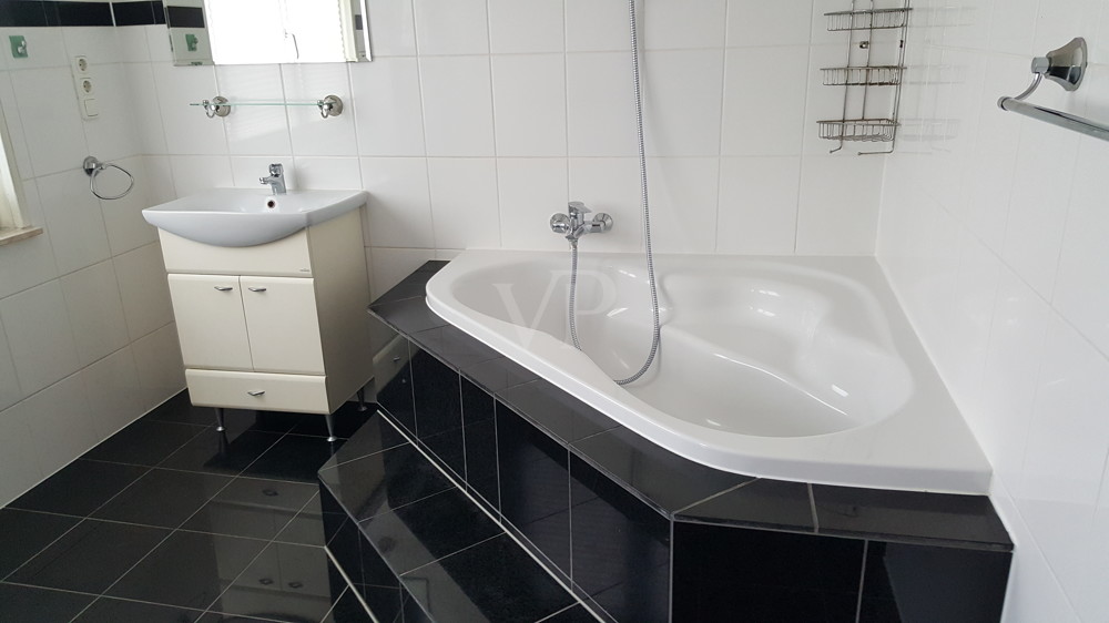 DG-Eckbadewanne