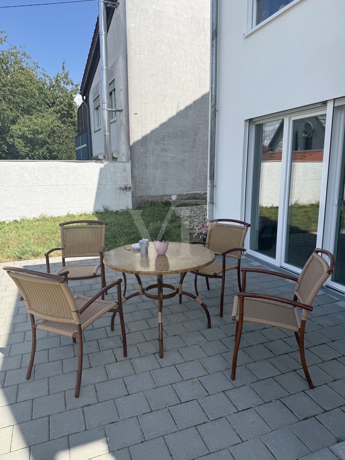 Terrasse vor dem Gemeinschaftsraum