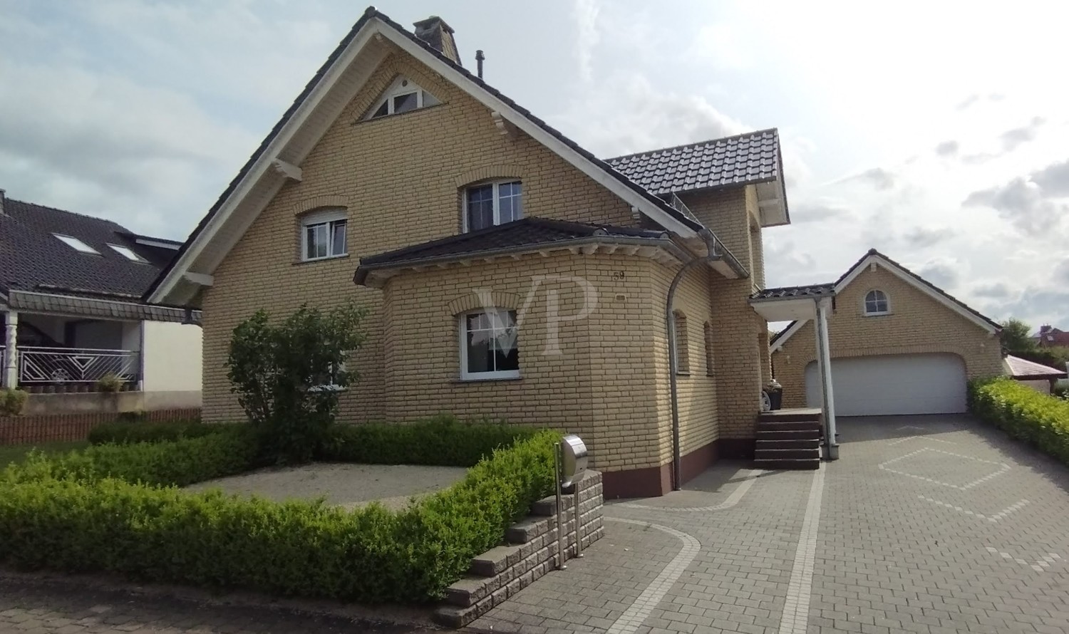 Aussenaufnahme (1)