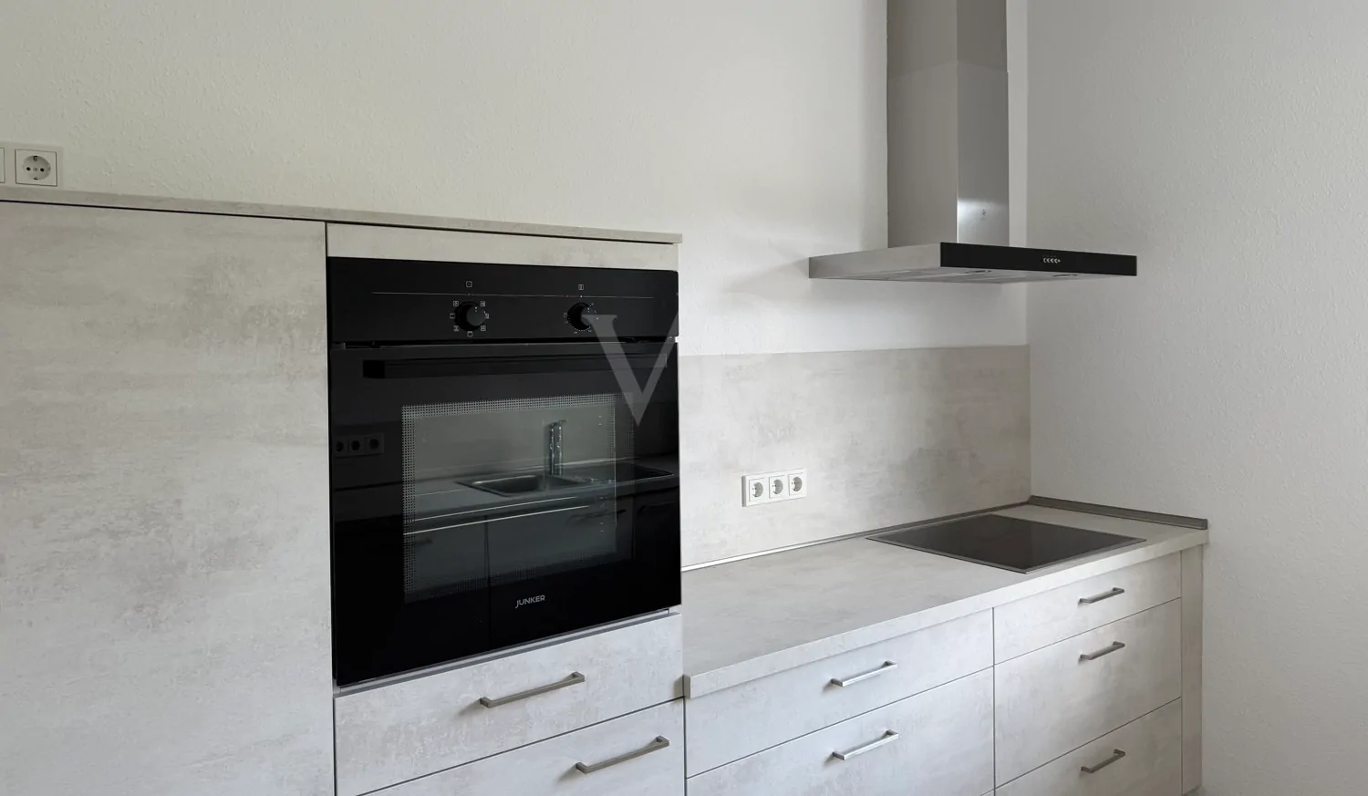 Küche mit Einbauküche (1)
