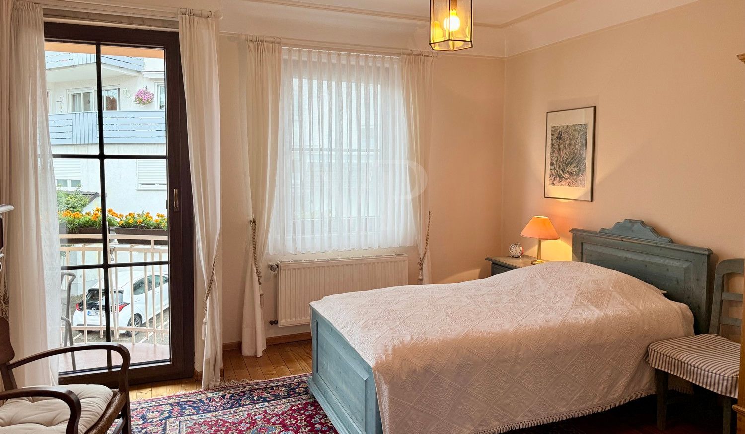 OG-Schlafzimmer 1 mit Zugang zu Balkon