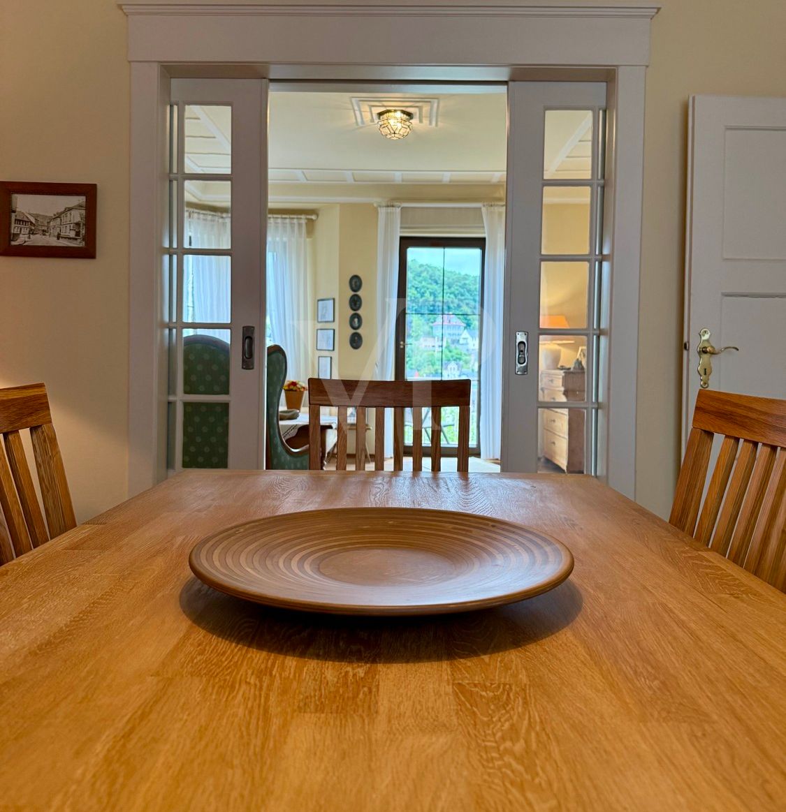 EG-Blick von Ess- in Wohnzimmer