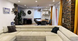 von_poll_real_estate_property_25451065_image_1