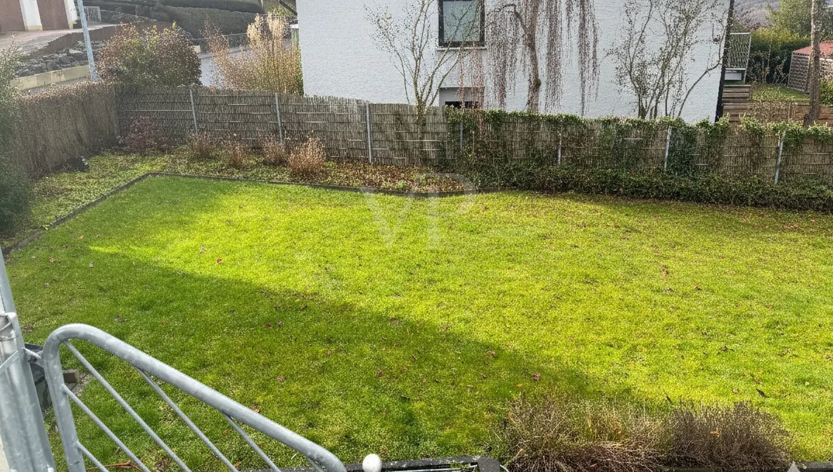 Blick auf Garten (2)