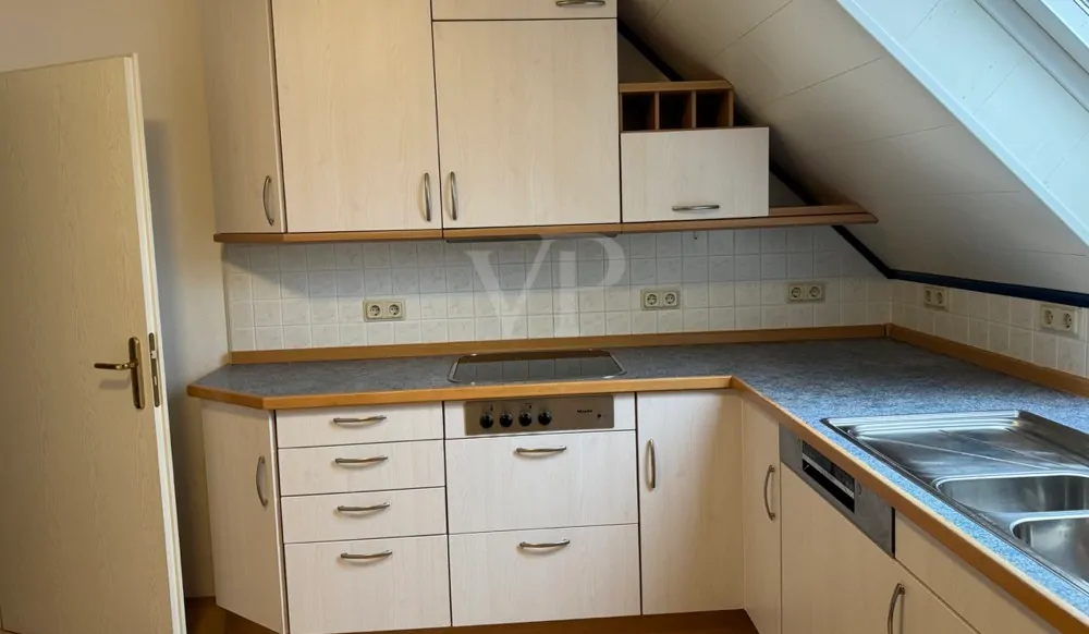 OG-Blick auf Einbauchküche (1)