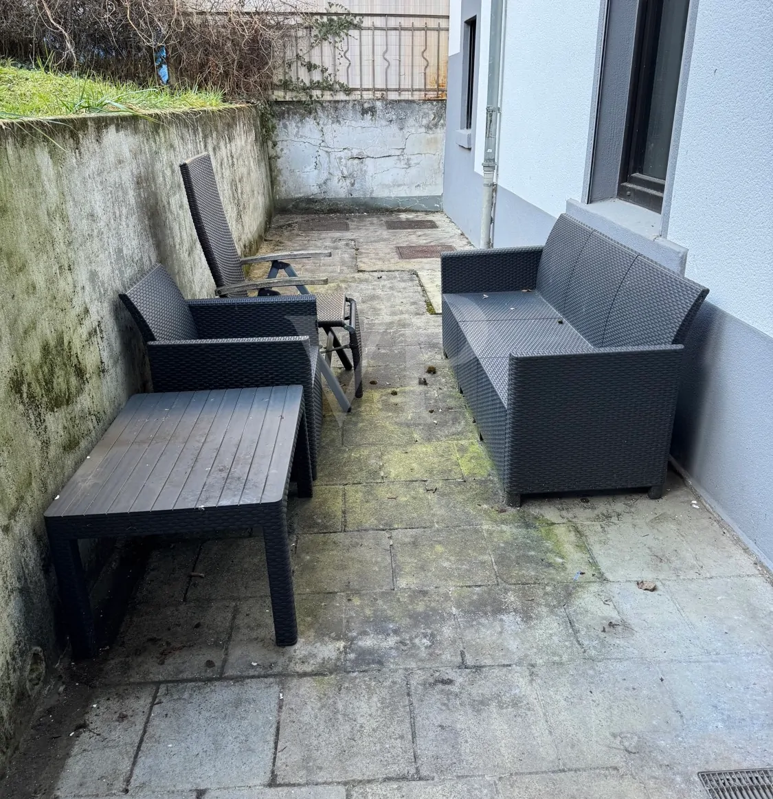 Terrasse hinter dem Haus