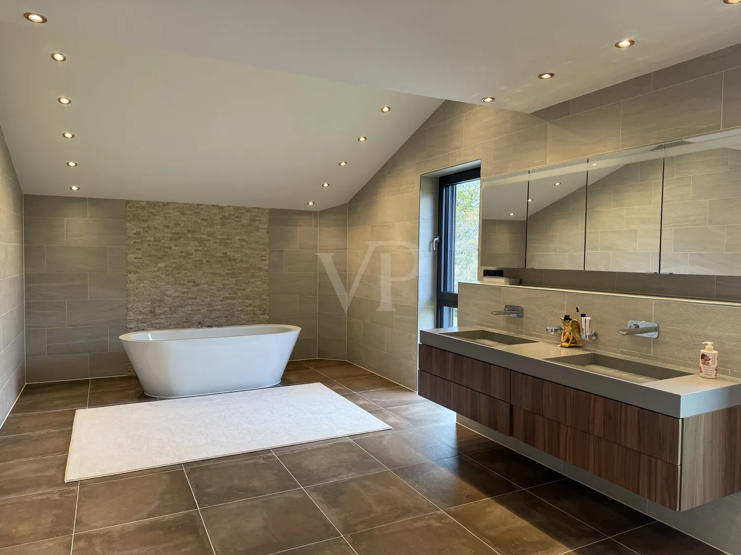 OG-Blick ins Badezimmer