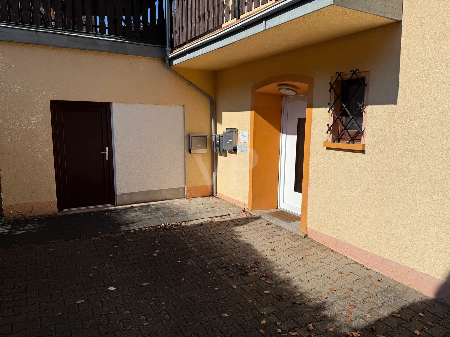 Blick auf Hauseingang