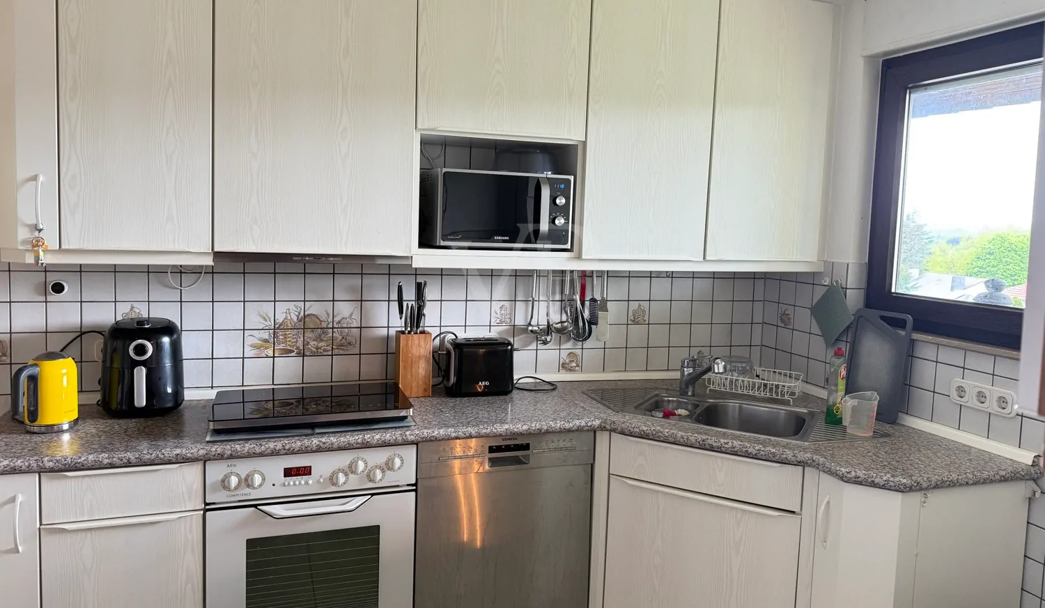 EG-Blick in Küchenbereich