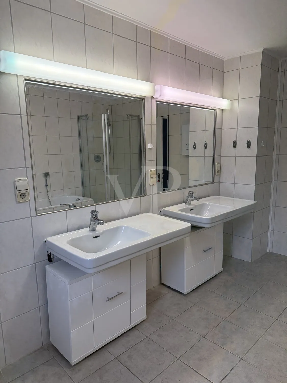 3.OG-Tagelsichtbadezimmer (2)