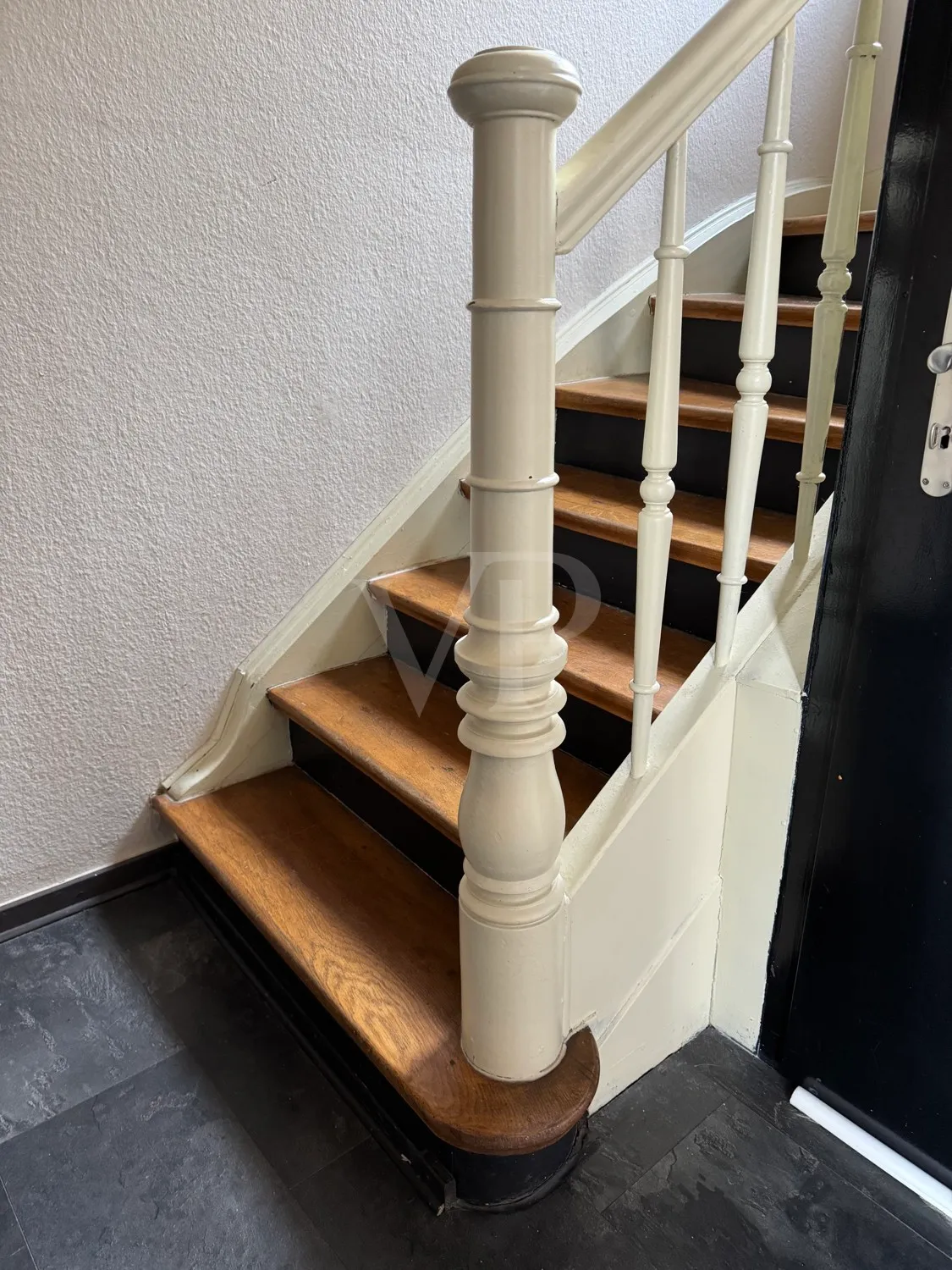 EG-Schöne Holztreppe (1)