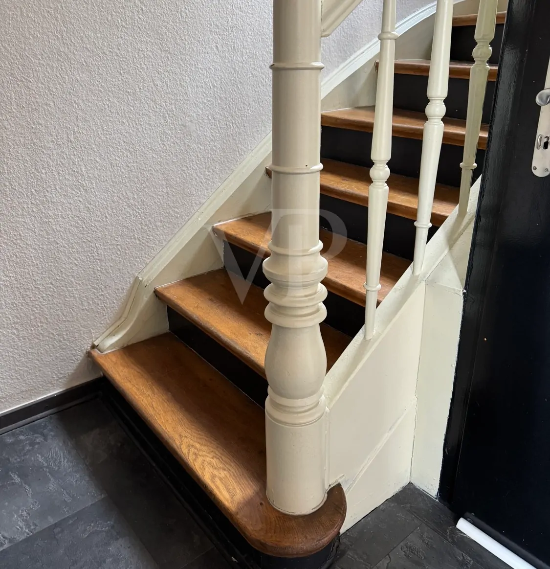 EG - Schöne Holztreppe (1)