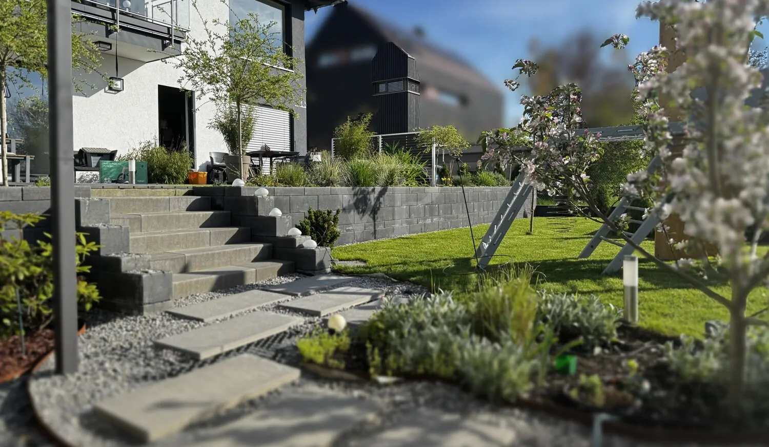 Perfekt angelegter Außenbereich