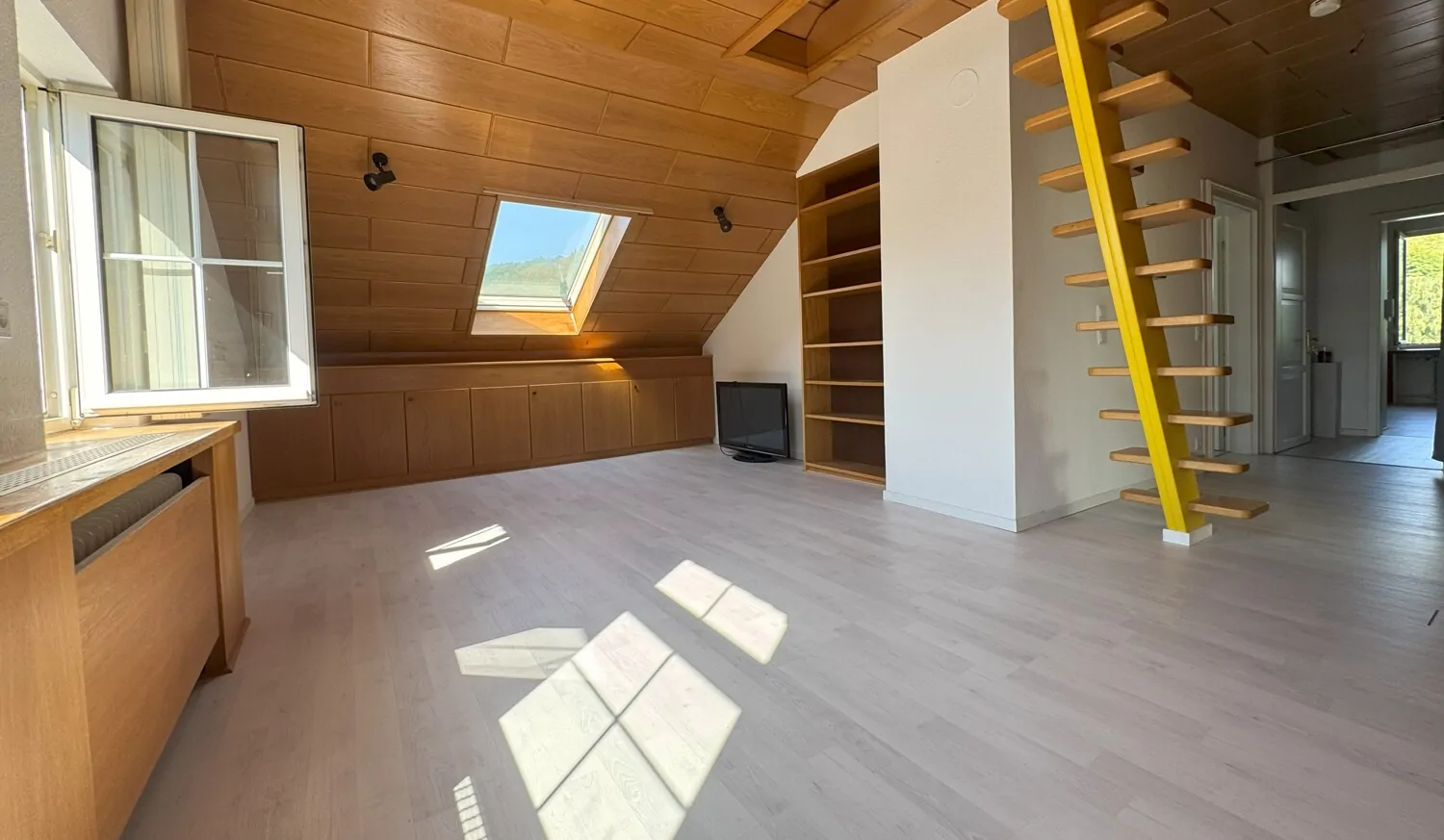 Großzügiges Wohnzimmer