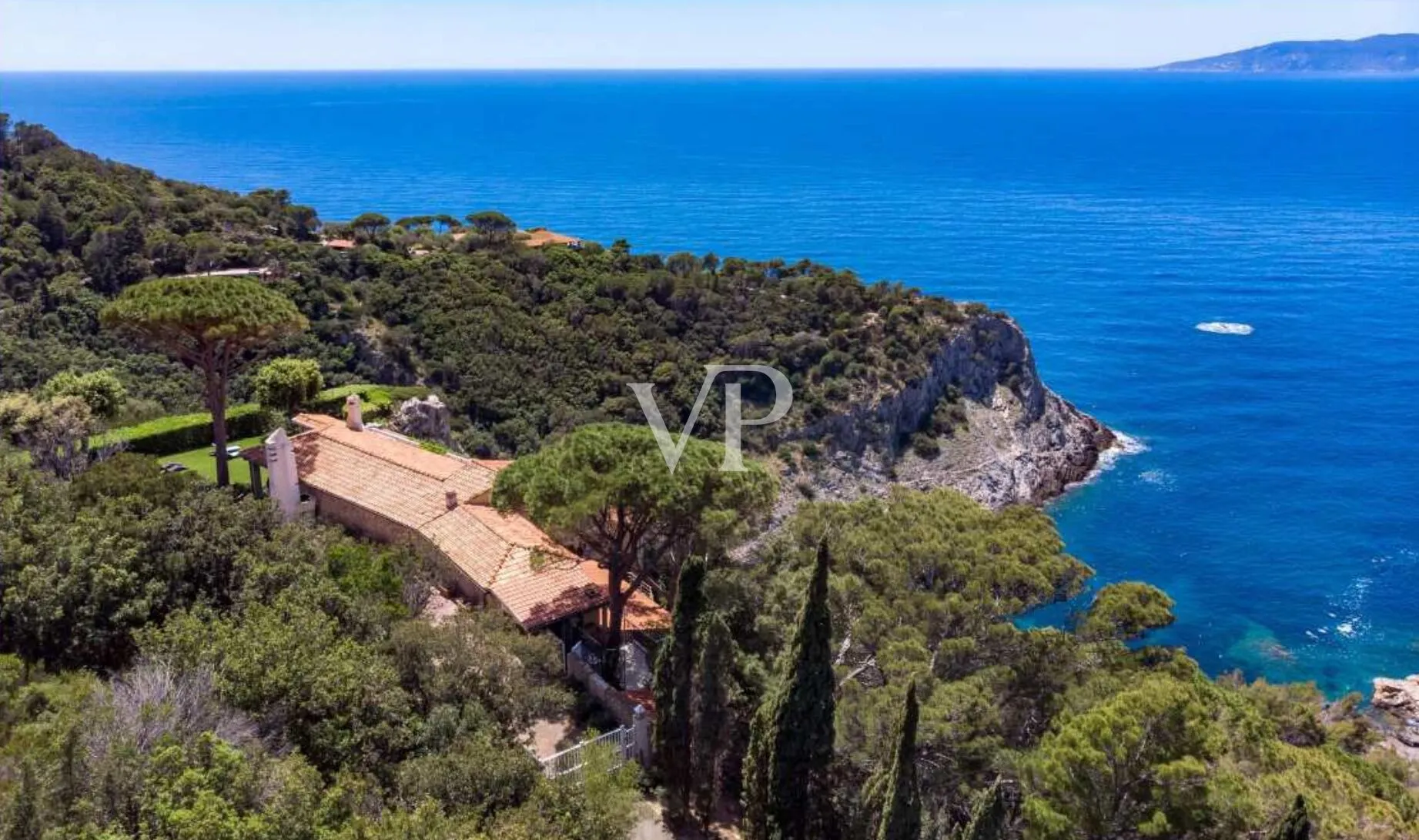 Panoramic Seafront Villa with Direct Access and Pool at Cala Piccola