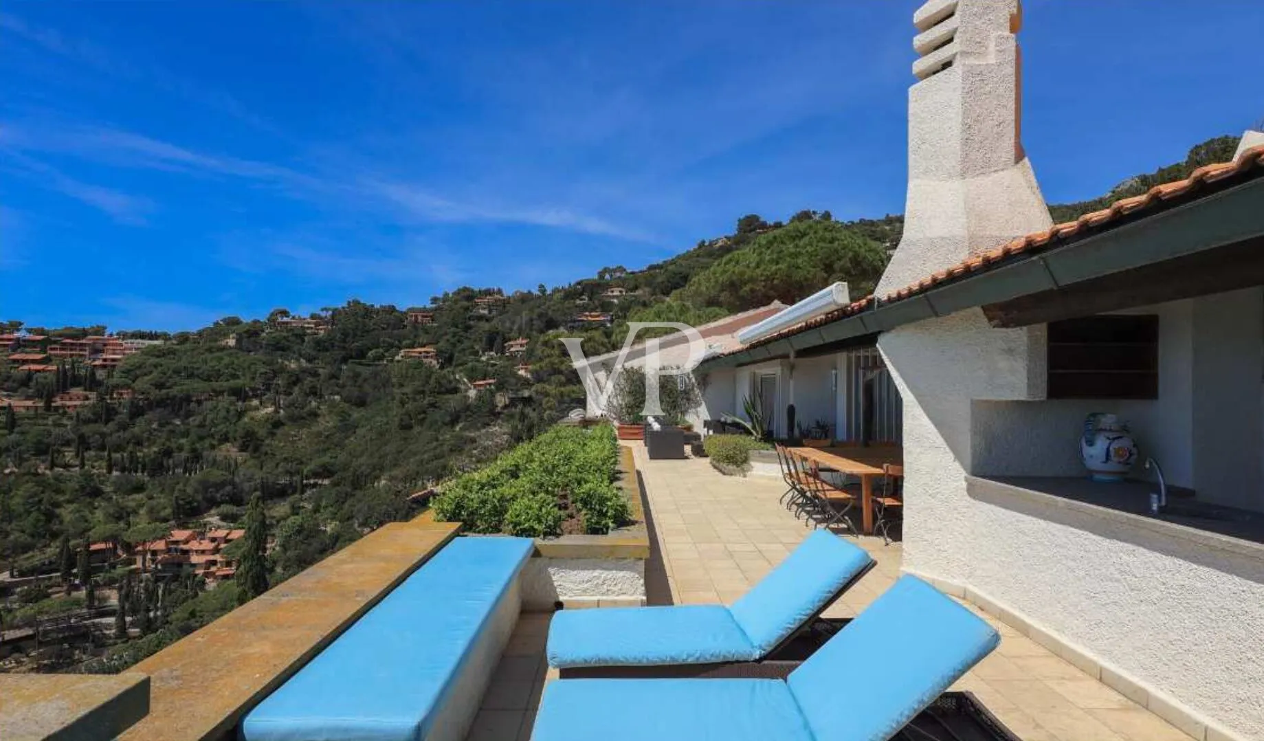 Panoramic Seafront Villa with Direct Access and Pool at Cala Piccola