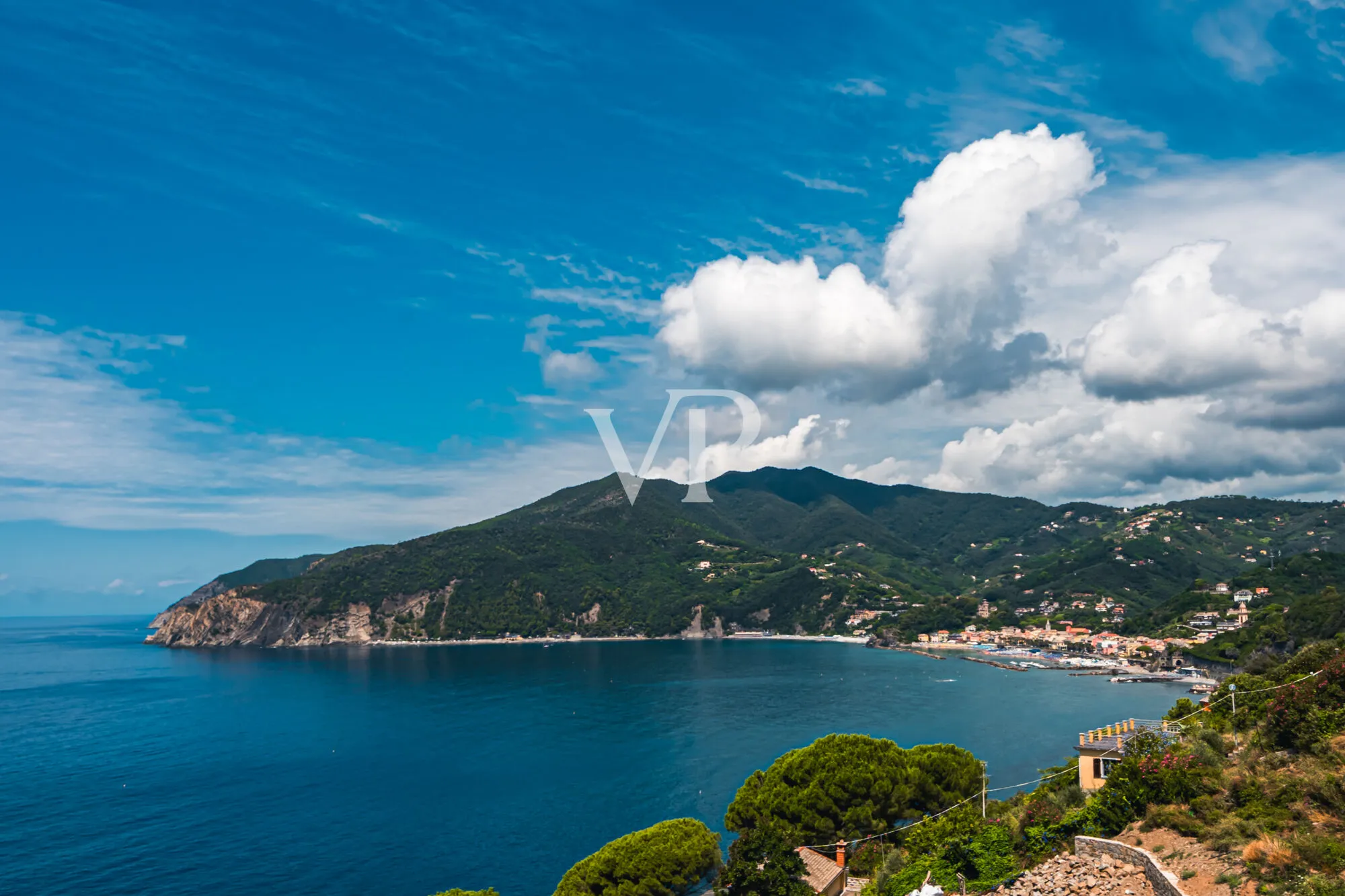 Wonderful penthouse under construction with panoramic sea views