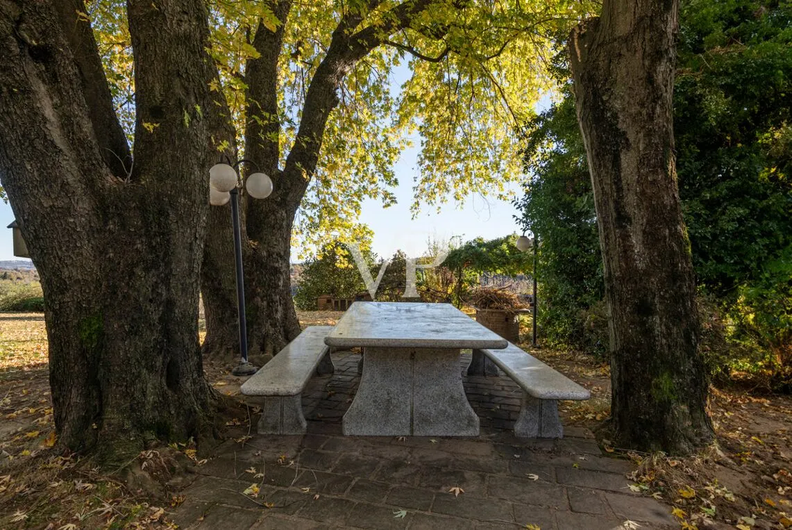 Freistehende Villa im Grünen in malerischer Gegend mit Panoramablick