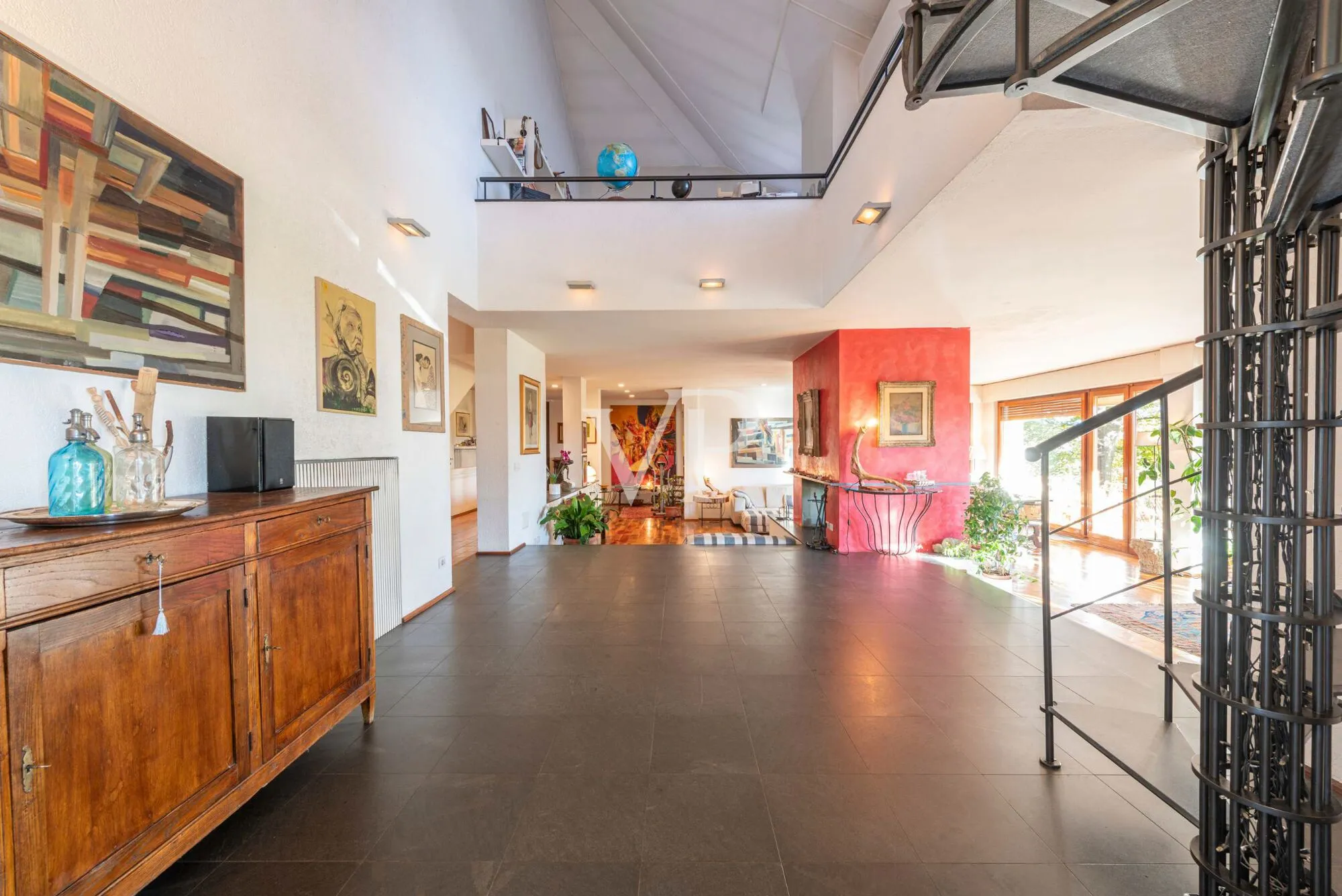 Freistehende Villa im Grünen in malerischer Gegend mit Panoramablick