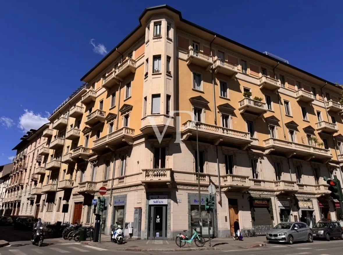 Prestigious penthouse with panoramic terrace overlooking the Mole Antonelliana and the Alpine Arch