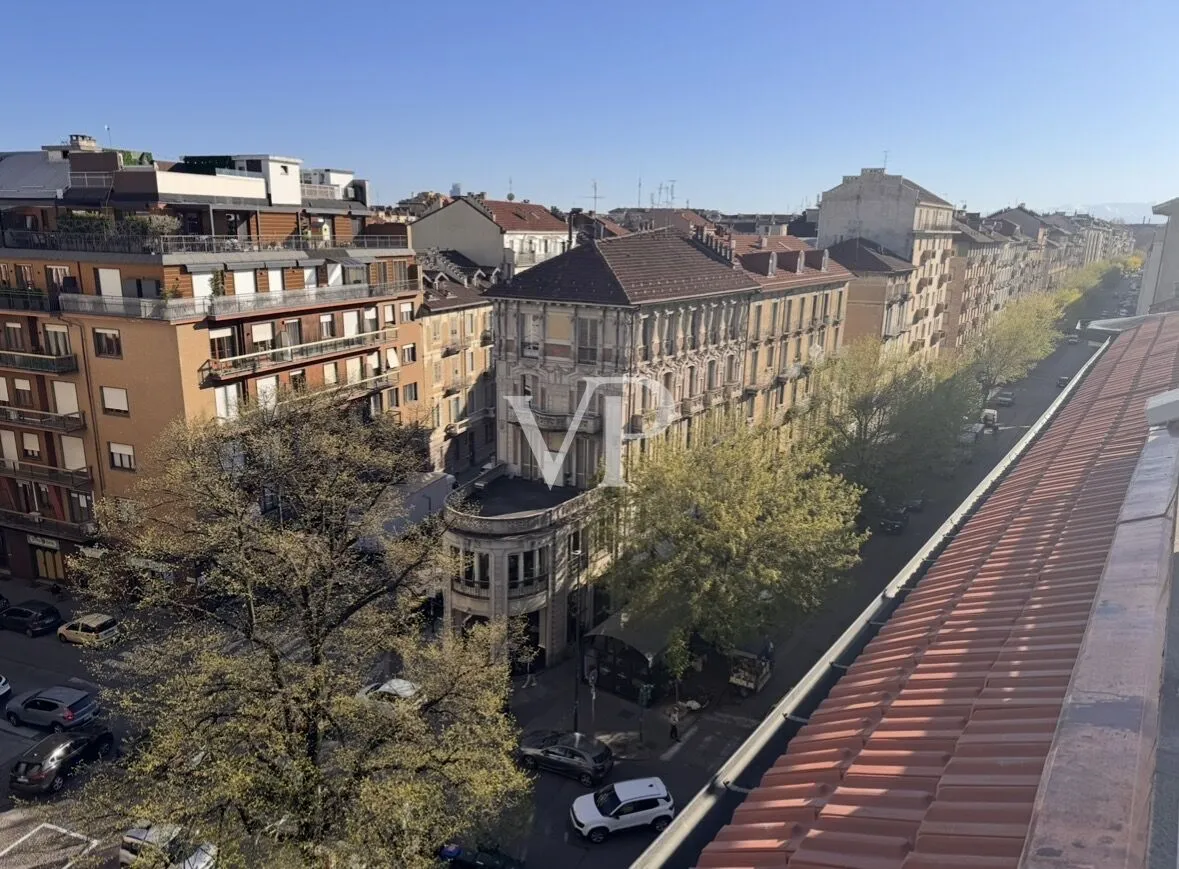 Prestigious penthouse with panoramic terrace overlooking the Mole Antonelliana and the Alpine Arch