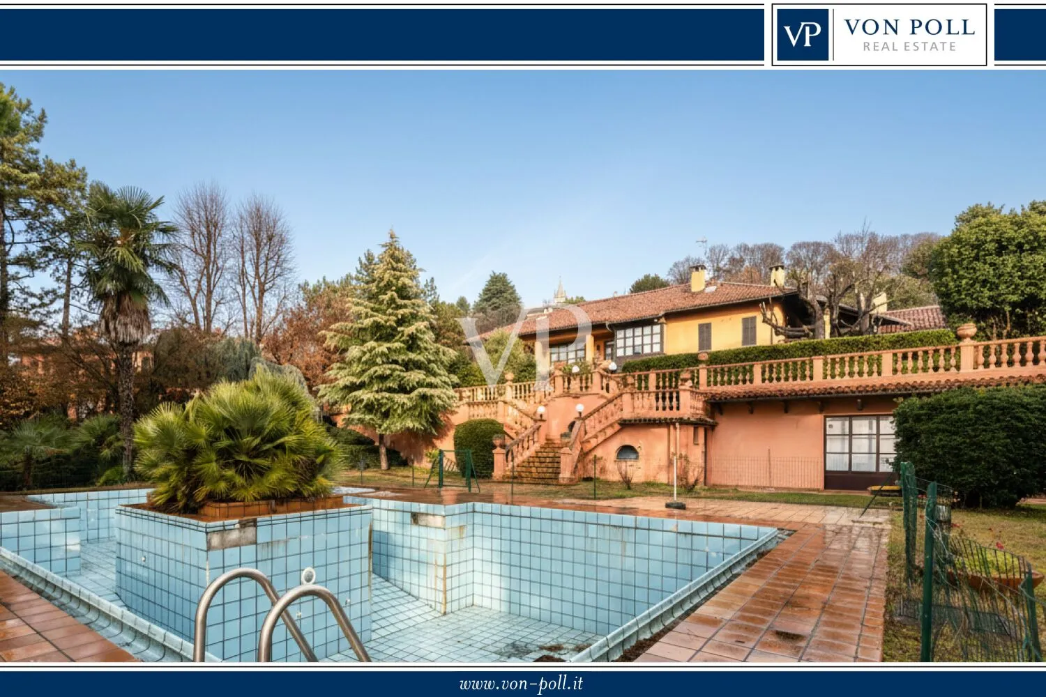 Majestätische Villa in dominanter Lage mit privatem Pool