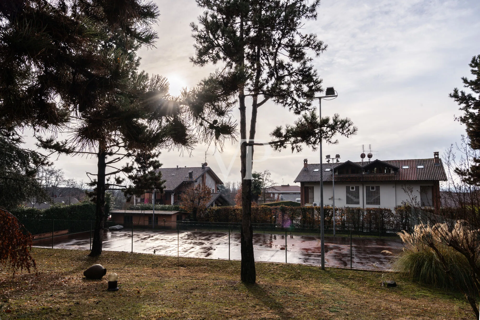 Majestätische Villa in dominanter Lage mit privatem Pool