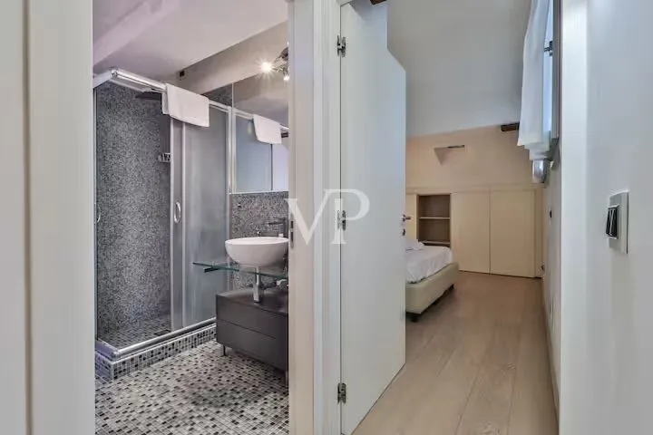 Repräsentatives Penthouse im Herzen von Bologna mit Blick auf die Piazza Maggiore