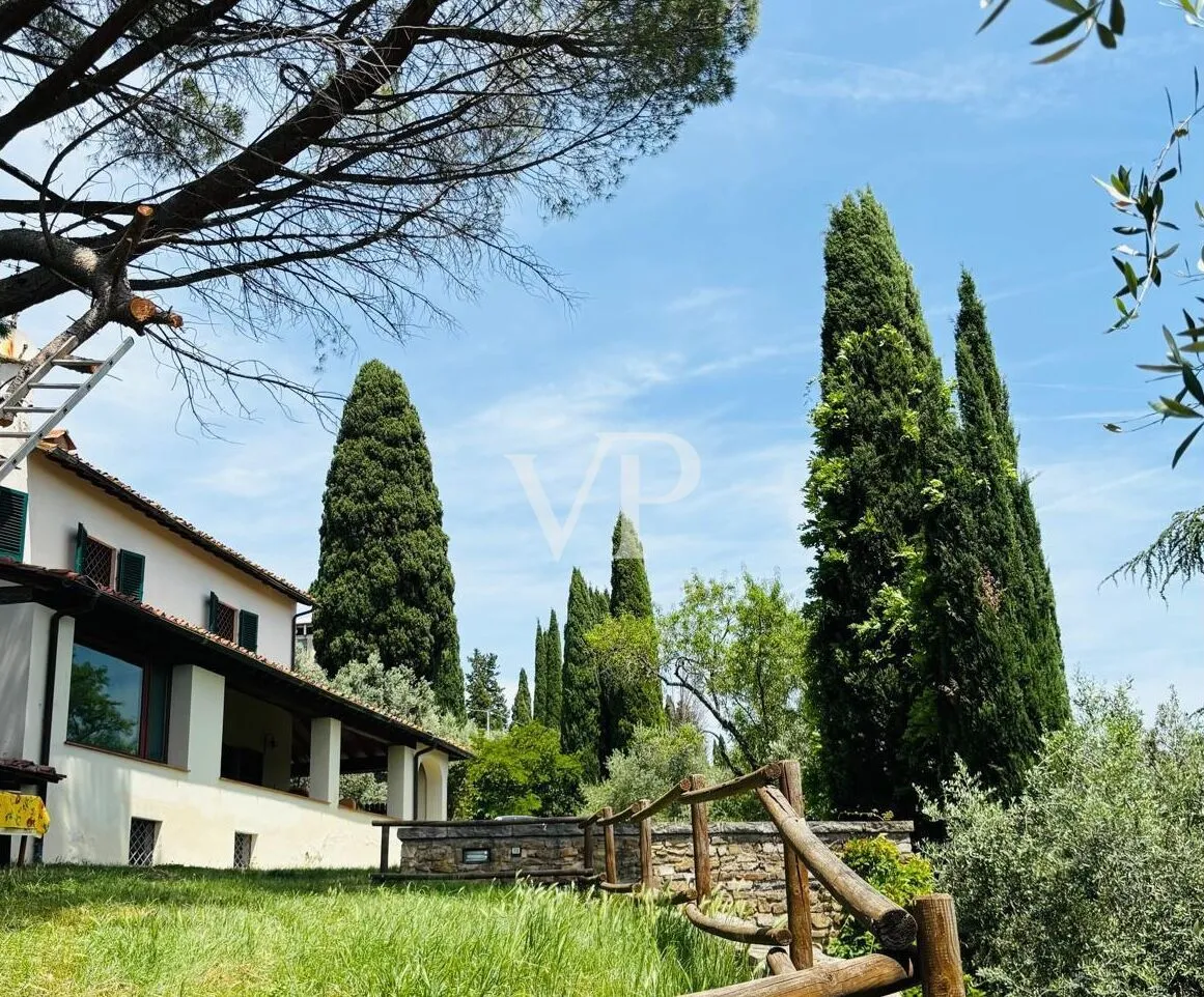 Historische Villa mit Panoramapool