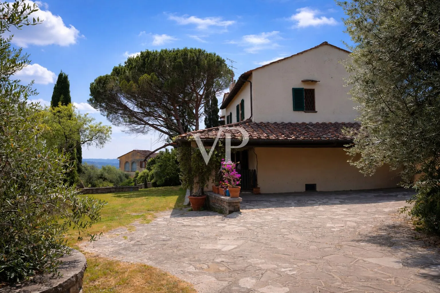 Historische Villa mit Panoramapool