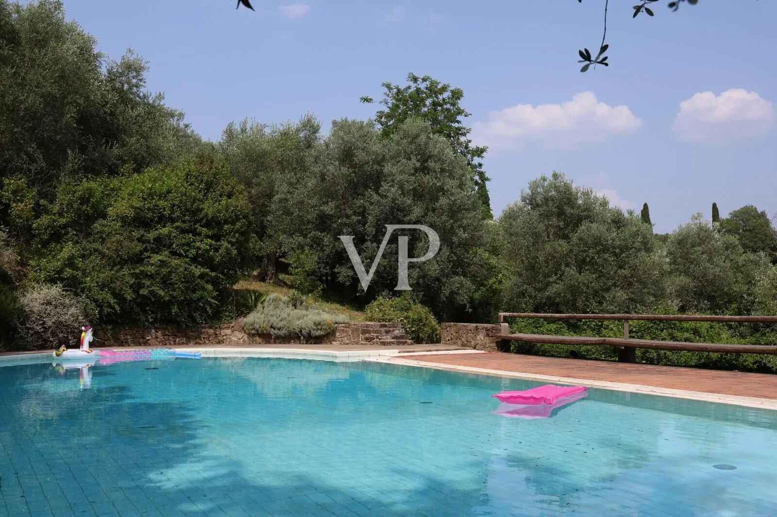 Historische Villa mit Panoramapool