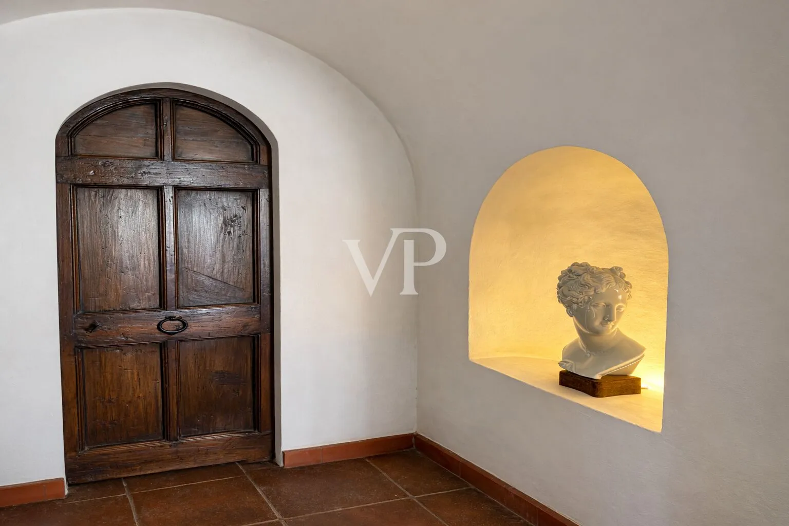 Historische Villa mit Panoramapool