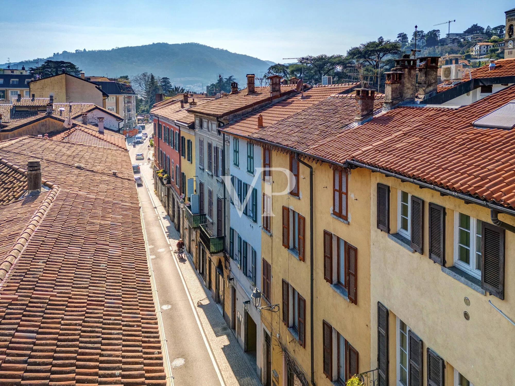 Cernobbio, Comer See: Repräsentatives Stadthaus zu verkaufen