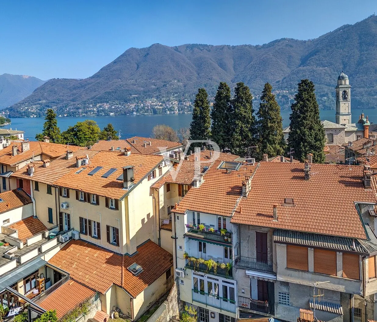 Cernobbio, Comer See: Repräsentatives Stadthaus zu verkaufen