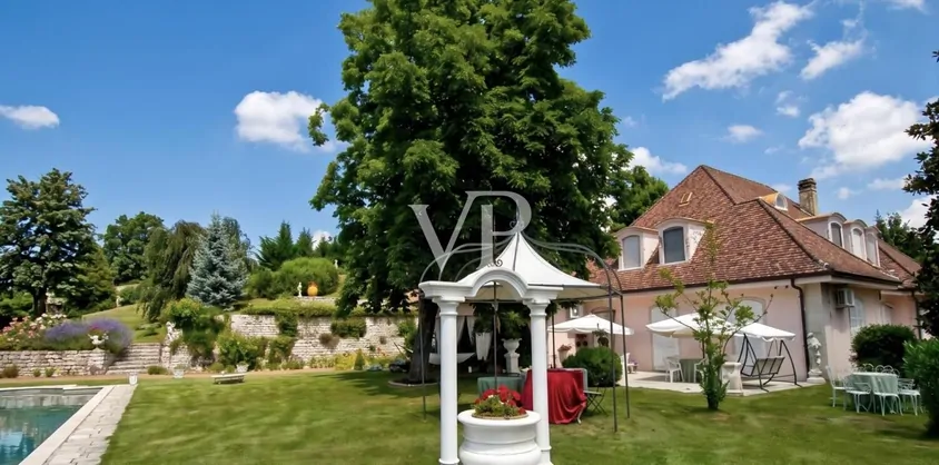 von Poll Immobilien GmbH