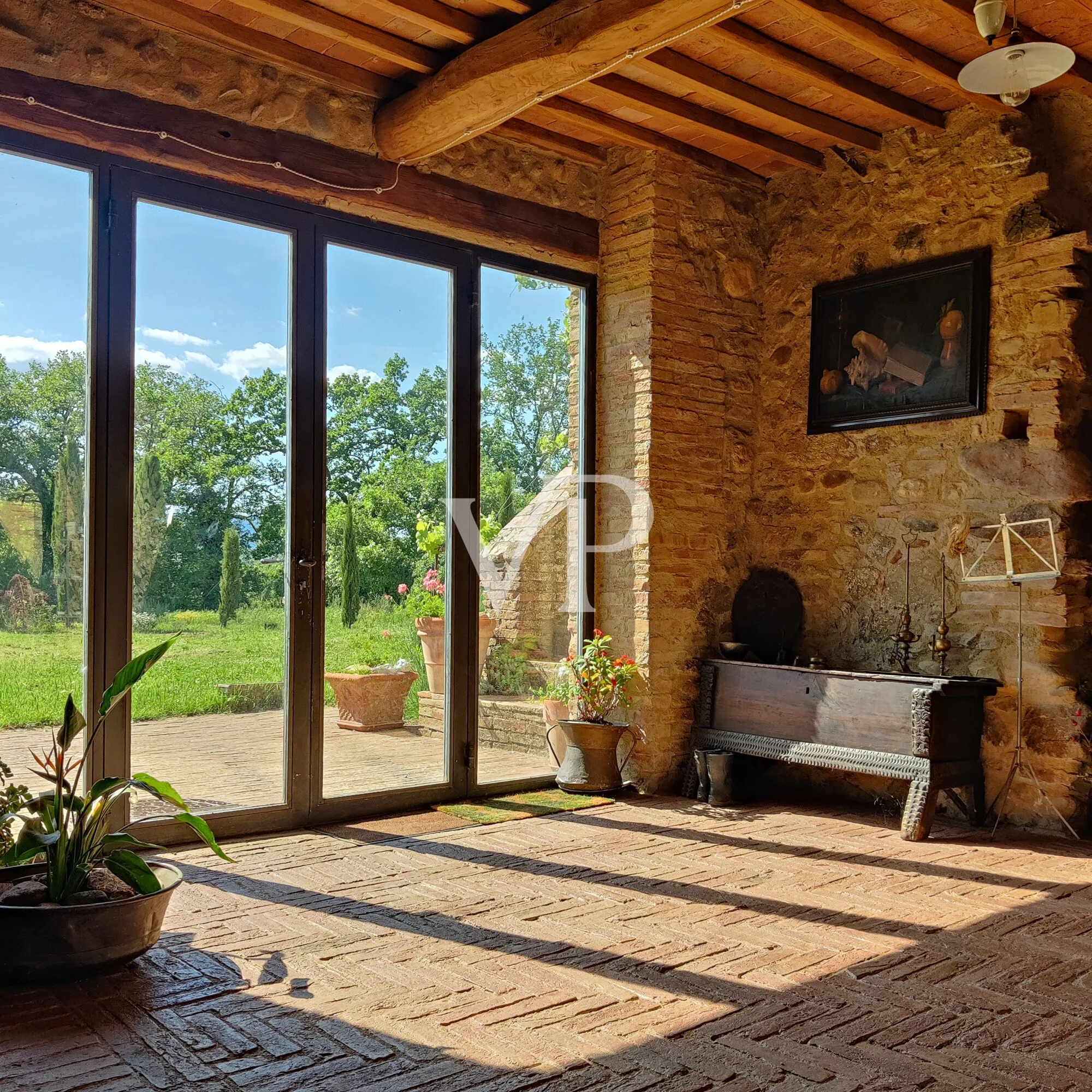 Exklusives Landgut mit restauriertem Naturstein-Casale, Weinbergen, zwei Pools und Grund in Maremma