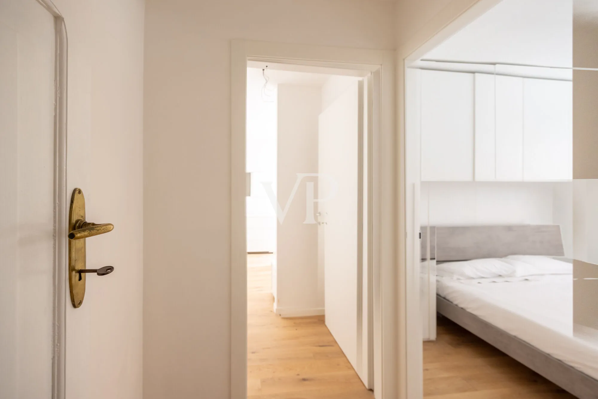Elegante Drei-Zimmer-Wohnung im prestigeträchtigen Palazzo dei Notai mit Blick auf San Petronio
